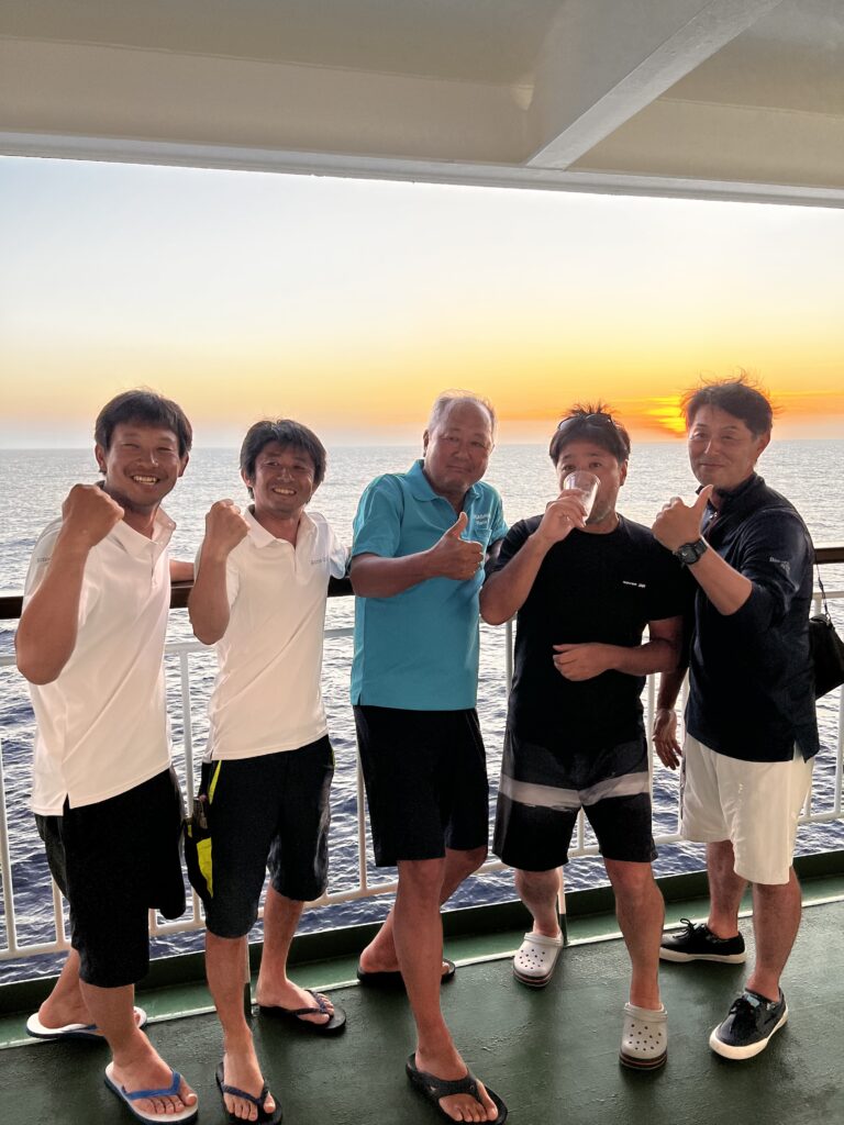 帰りのおがさわら丸にて